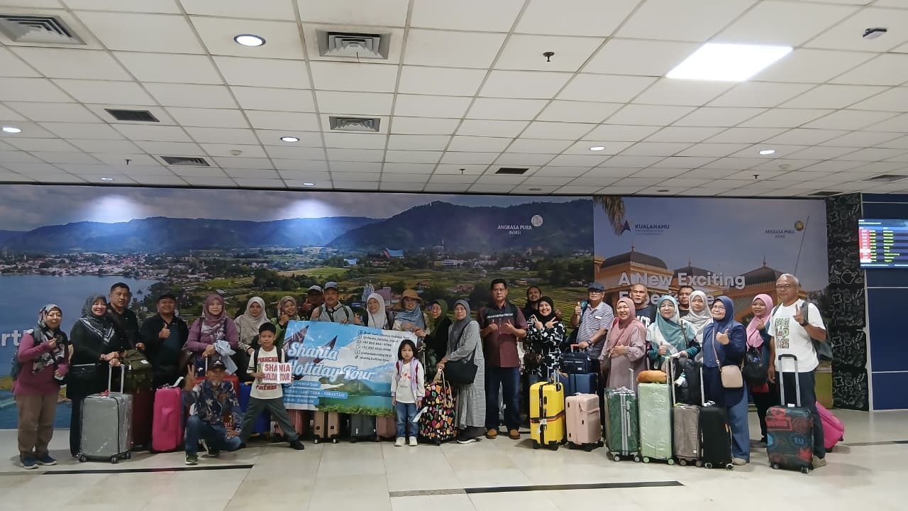 Pelanggan bercuti bersama Pakej Percutian Medan